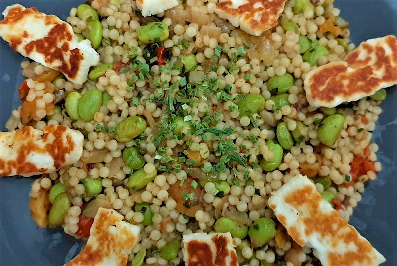 Parelcouscous met halloumi - close-up