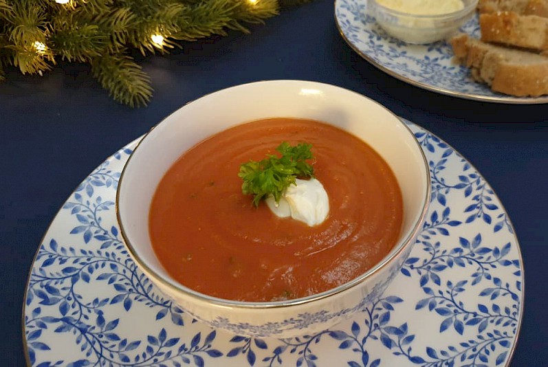 Tomatensoep met zoete aardappel