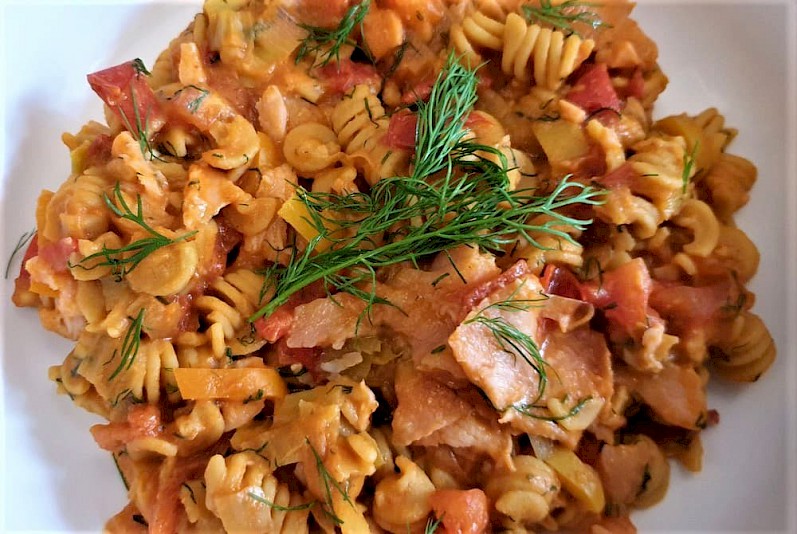 Kikkererwtenpasta met zalm - detail